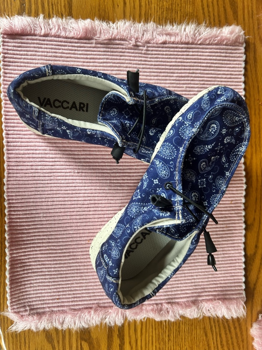 Vaccari Blue Paisley Slip Ons (similar to Hey Dudes) - Size 8 - Great shape
